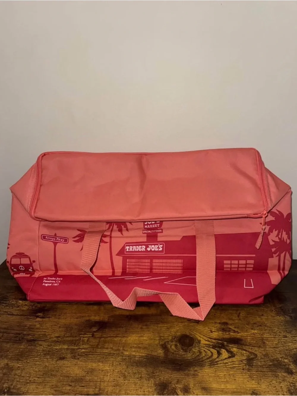 NEW TRADER JOES LARGE CORAL PEACH INSULATED TOTE BAG 8 GAL REUSABLE